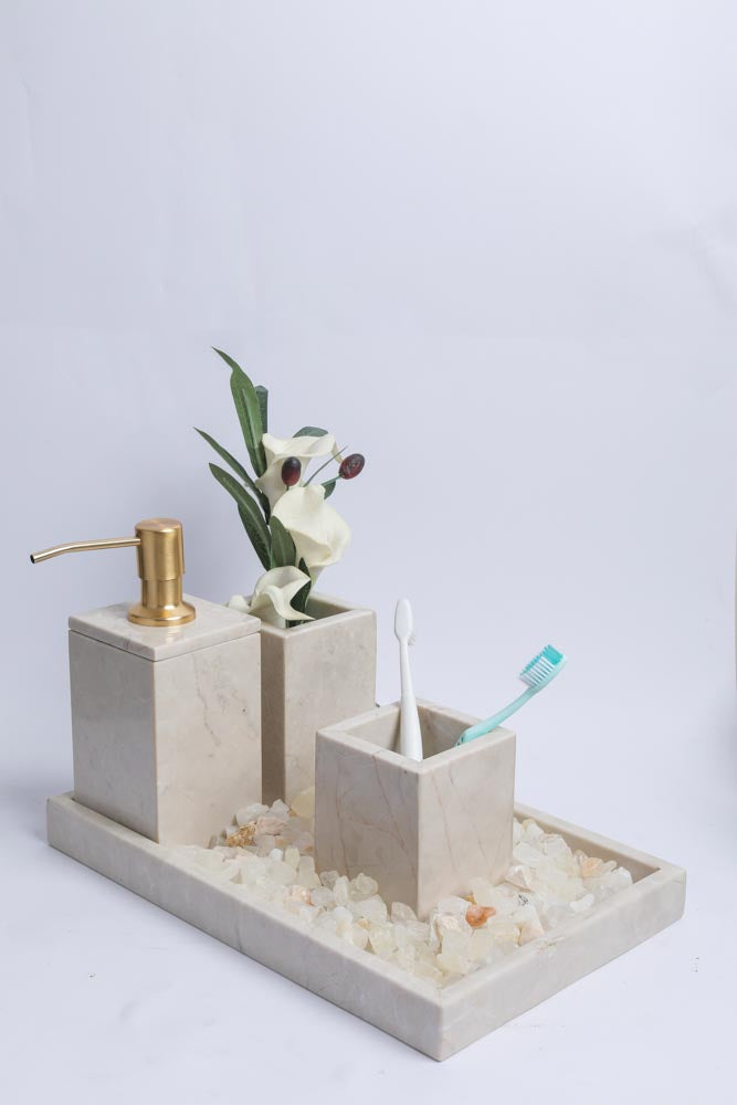 مجموعة حمام صغيرة مصنوعة يدويًا