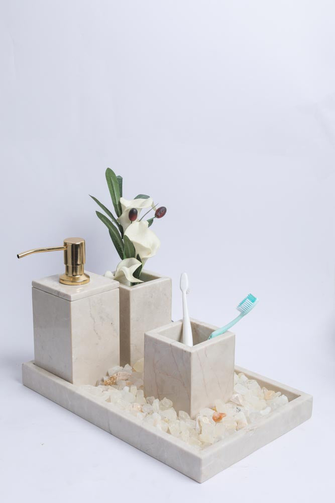 مجموعة حمام صغيرة مصنوعة يدويًا