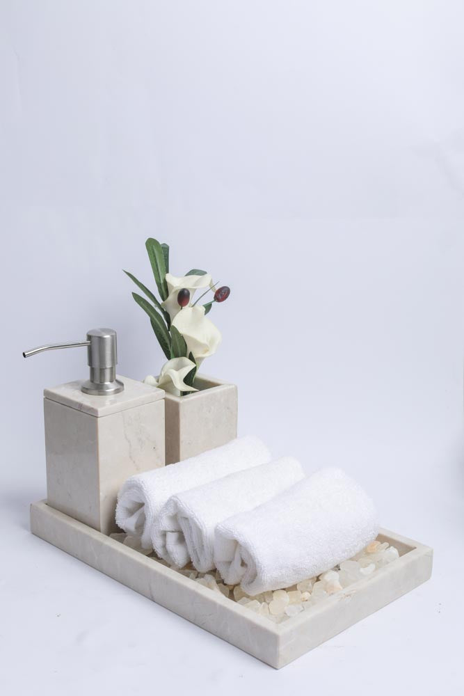 مجموعة حمام صغيرة مصنوعة يدويًا