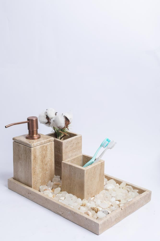 مجموعة حمام صغيرة مصنوعة يدويًا