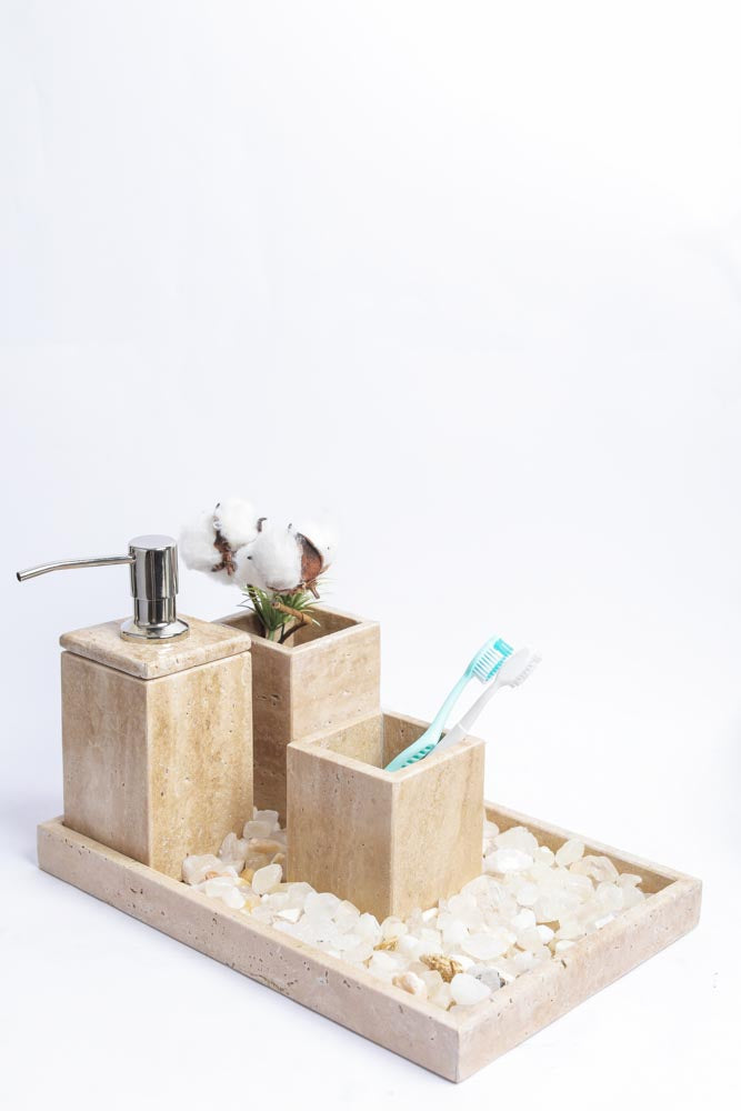 مجموعة حمام صغيرة مصنوعة يدويًا