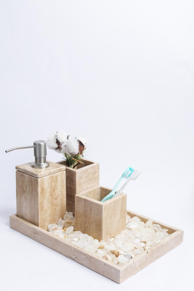 مجموعة حمام صغيرة مصنوعة يدويًا