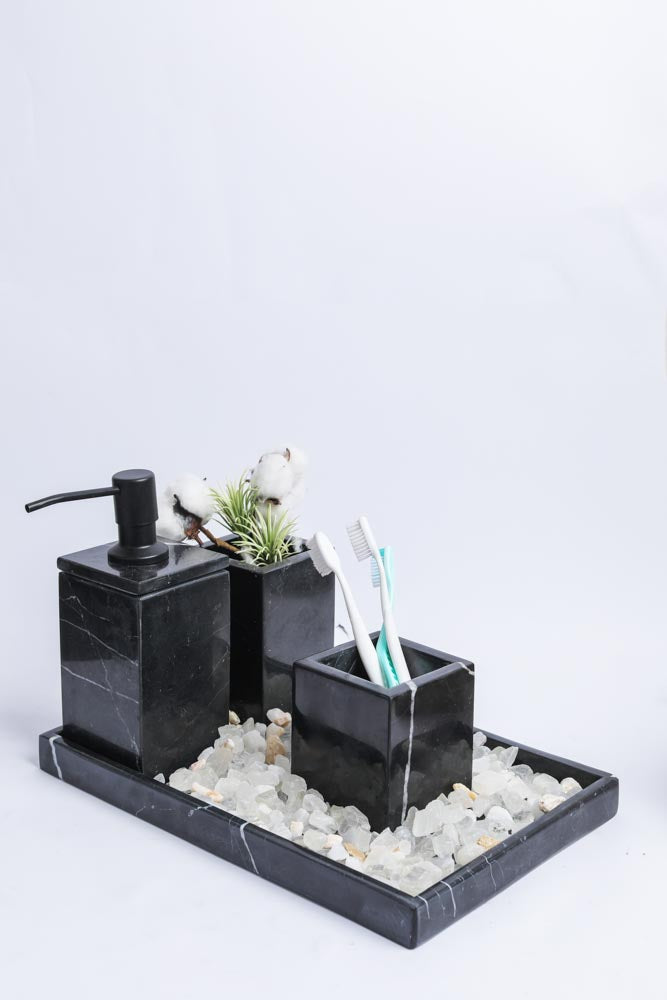 مجموعة حمام صغيرة مصنوعة يدويًا