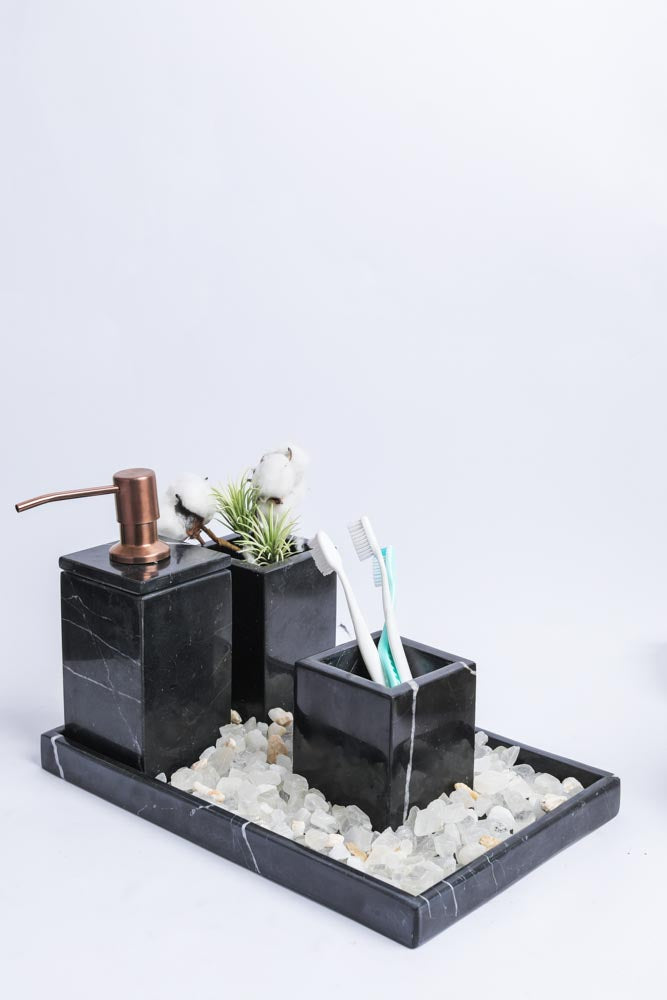 مجموعة حمام صغيرة مصنوعة يدويًا