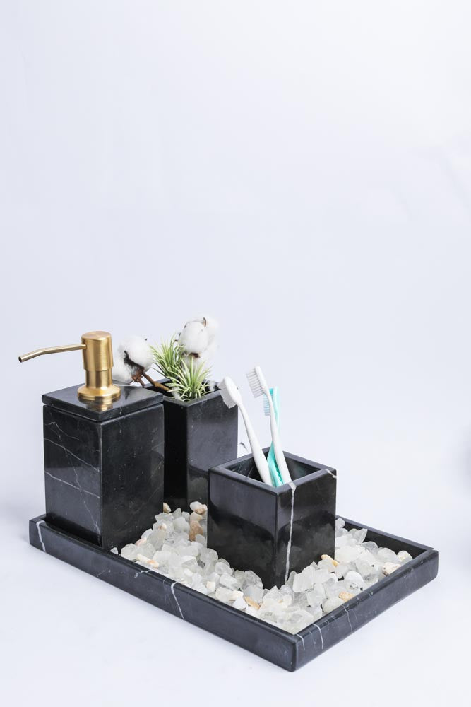 مجموعة حمام صغيرة مصنوعة يدويًا