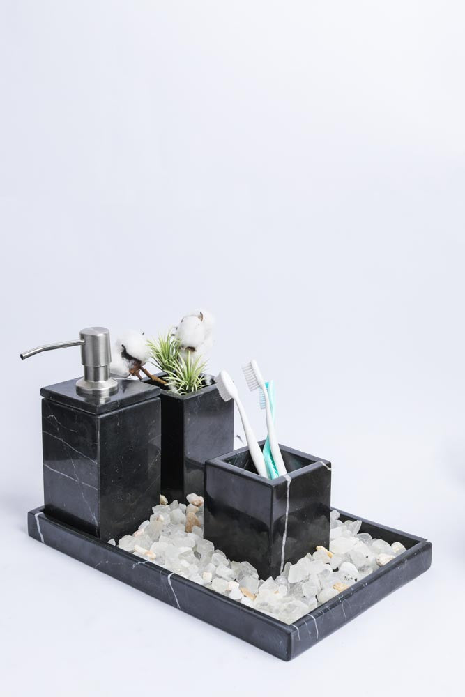 مجموعة حمام صغيرة مصنوعة يدويًا