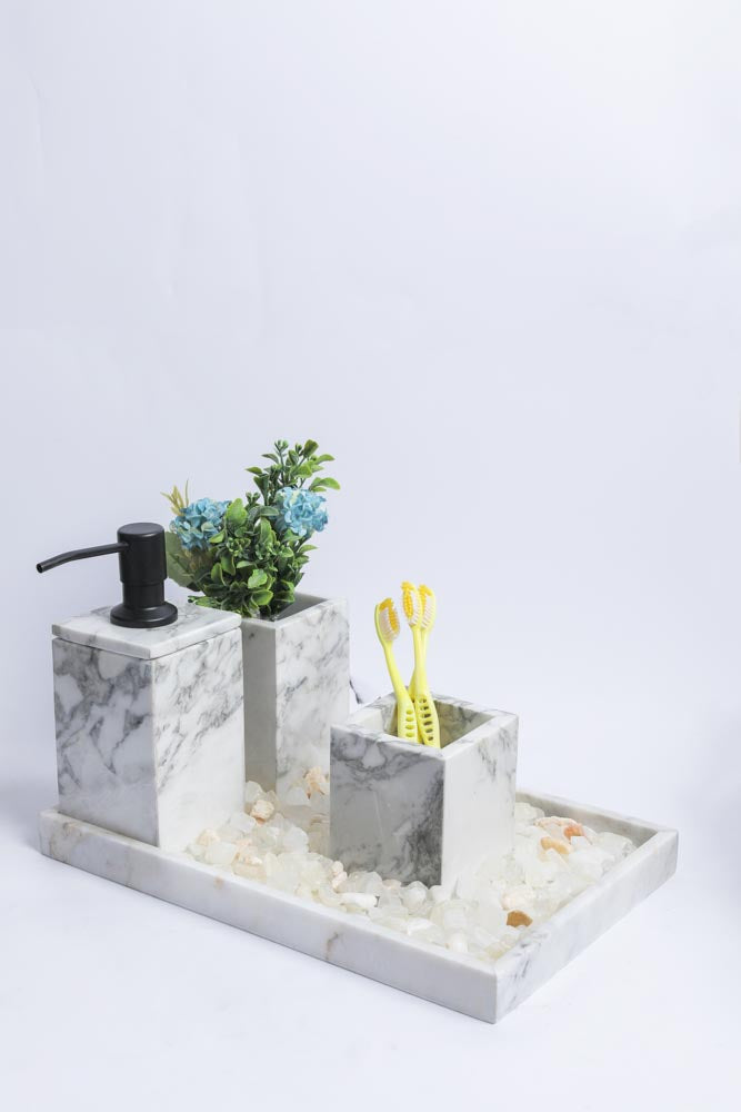 مجموعة حمام صغيرة مصنوعة يدويًا