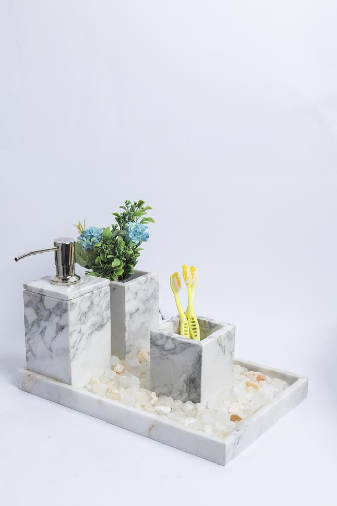 مجموعة حمام صغيرة مصنوعة يدويًا