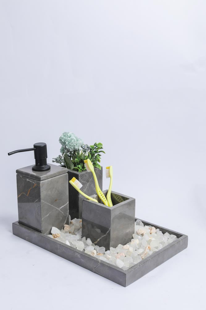 مجموعة حمام صغيرة مصنوعة يدويًا