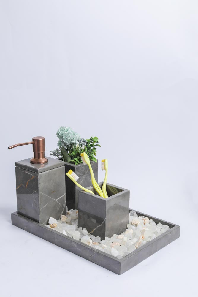 مجموعة حمام صغيرة مصنوعة يدويًا