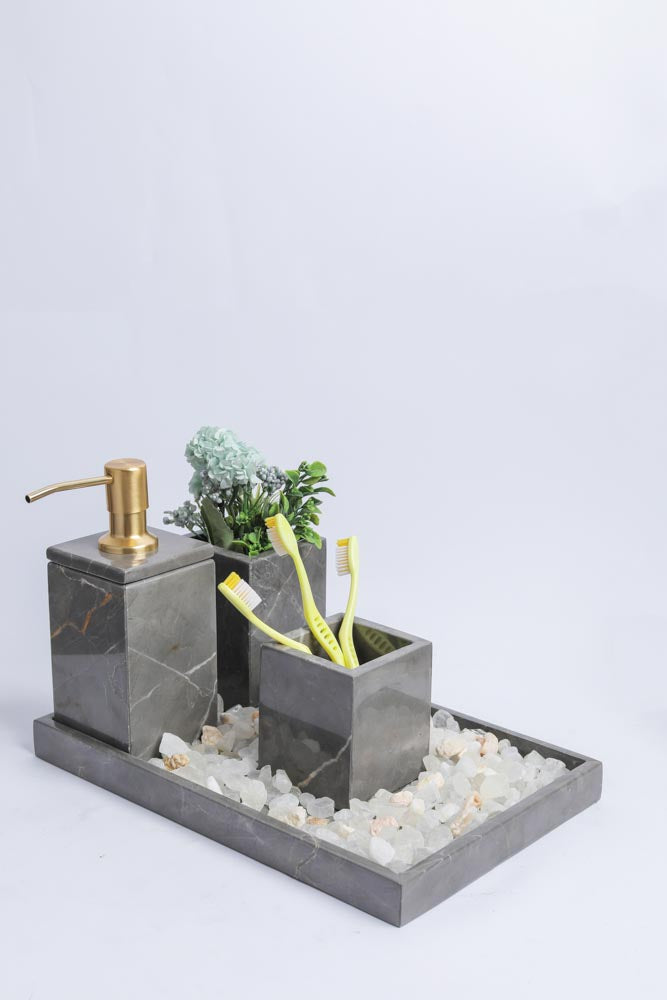 مجموعة حمام صغيرة مصنوعة يدويًا