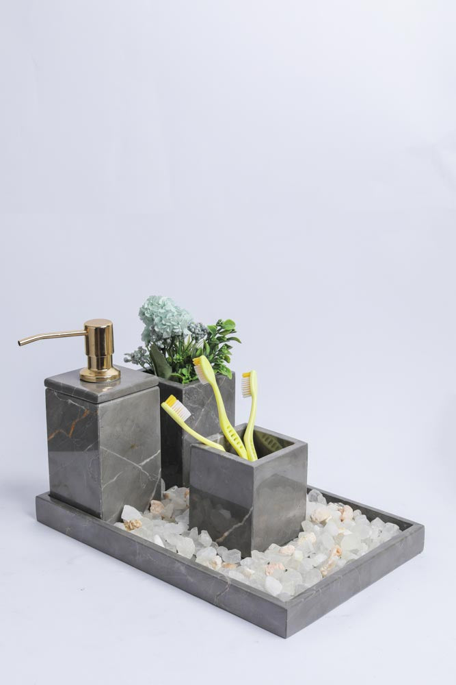 مجموعة حمام صغيرة مصنوعة يدويًا