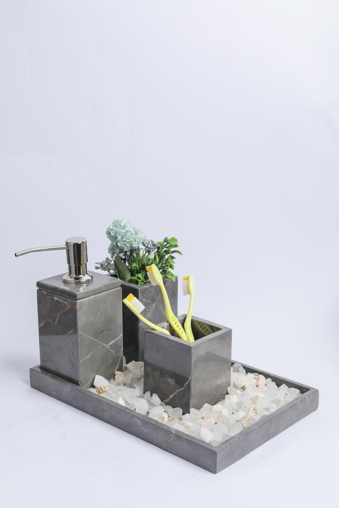 مجموعة حمام صغيرة مصنوعة يدويًا