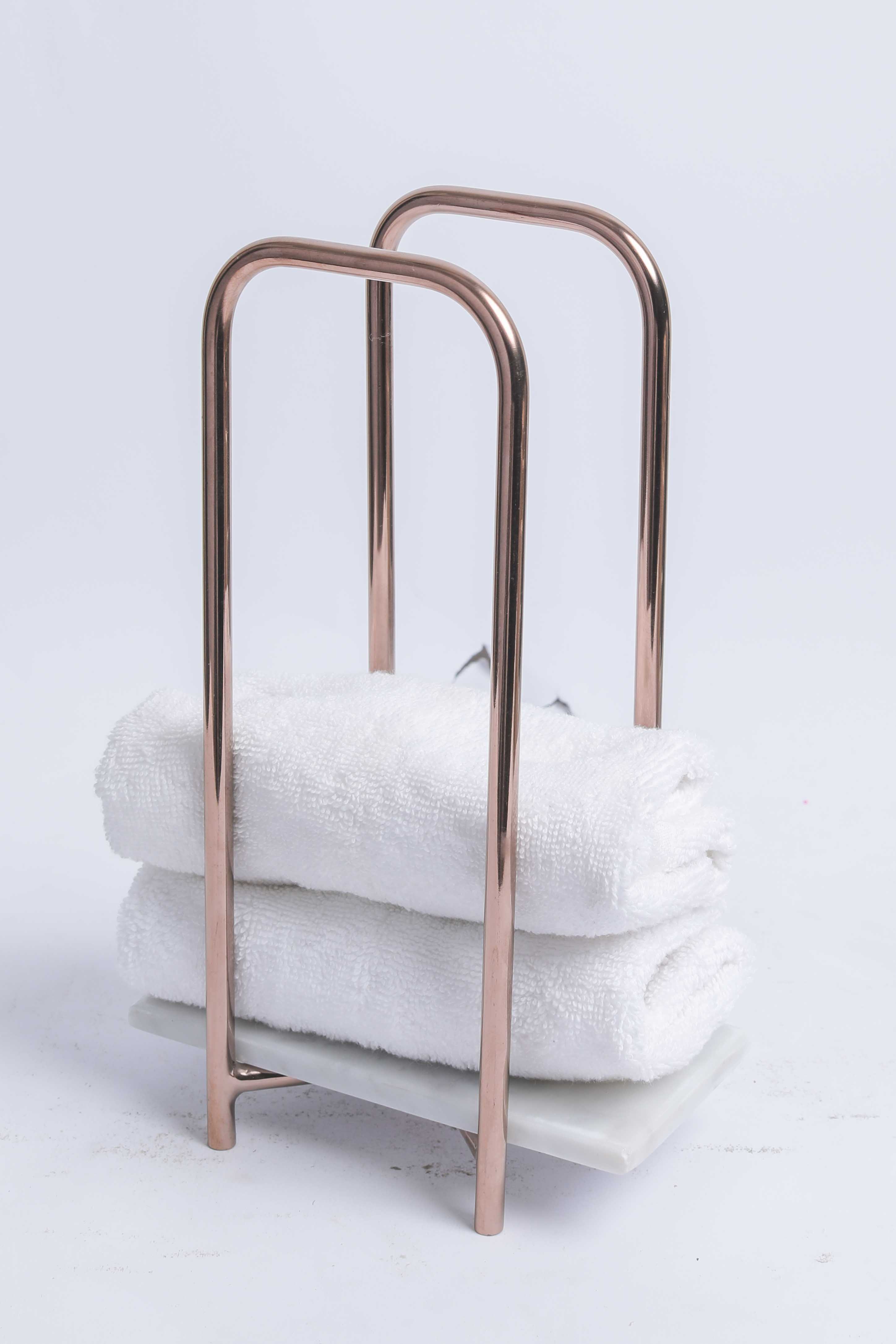 حامل المناشف