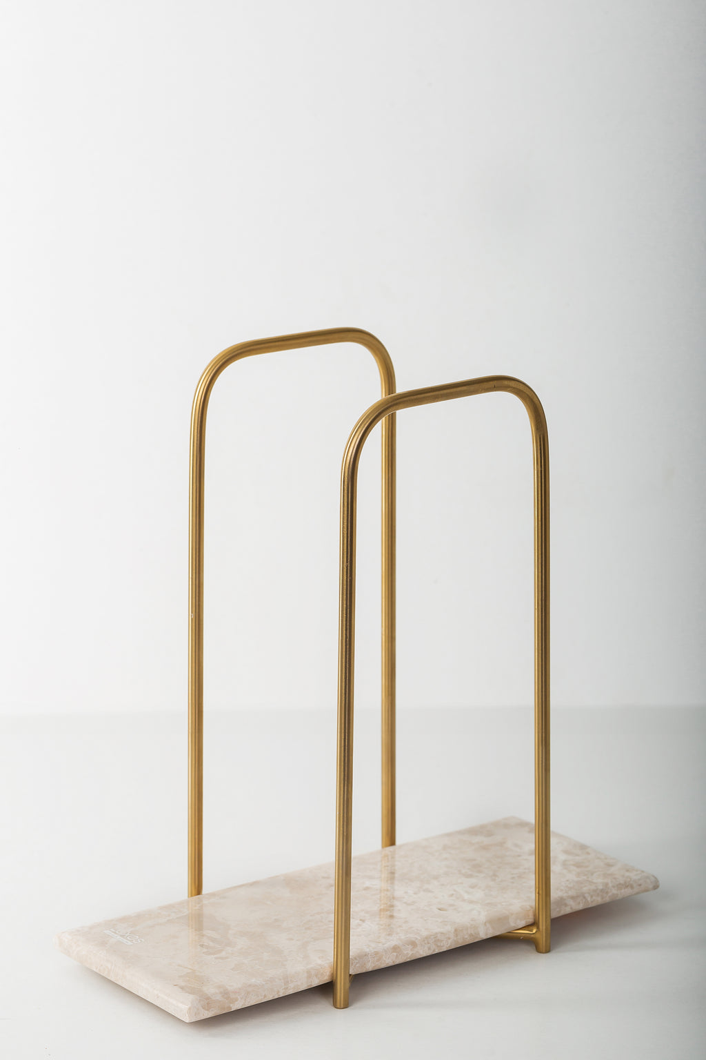 حامل المناشف