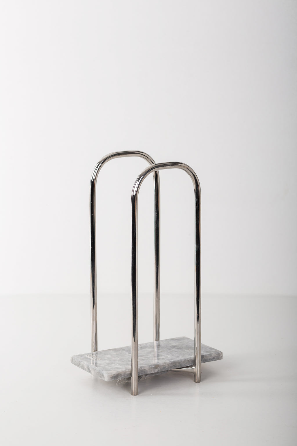 حامل المناشف