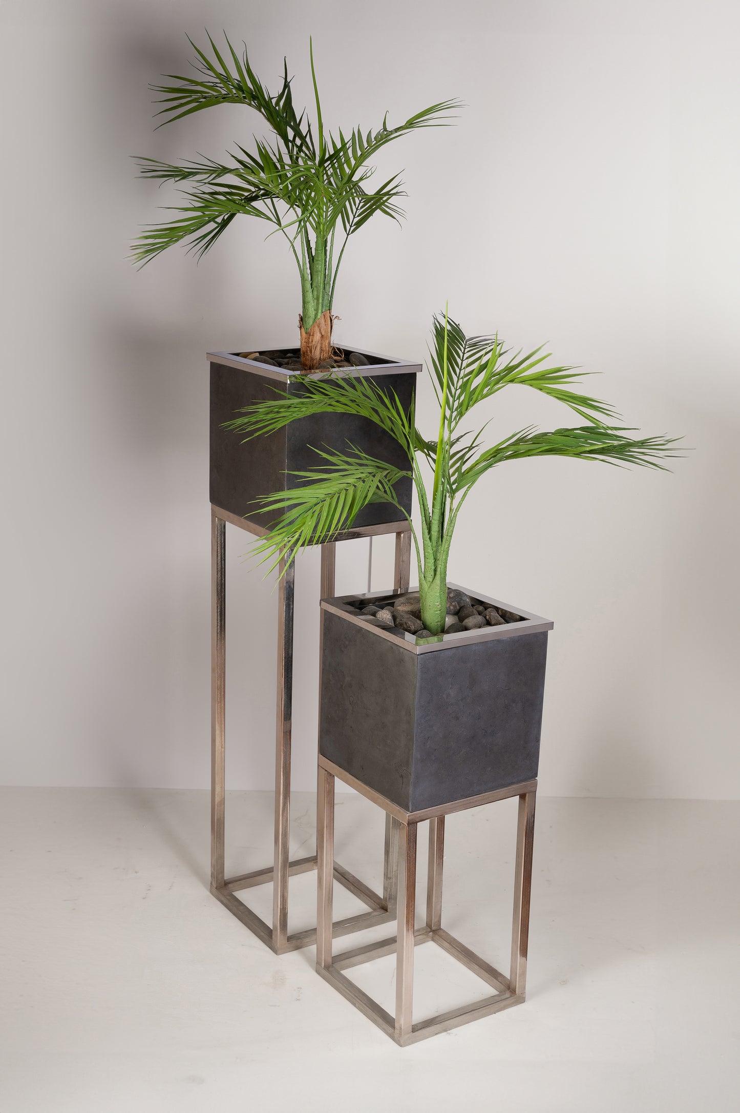 Planter Pot (Black Horizon)