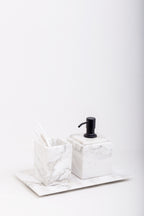 مجموعة حمام صغيرة مصنوعة يدويًا